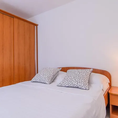 Dubravka * Τρογκίρ